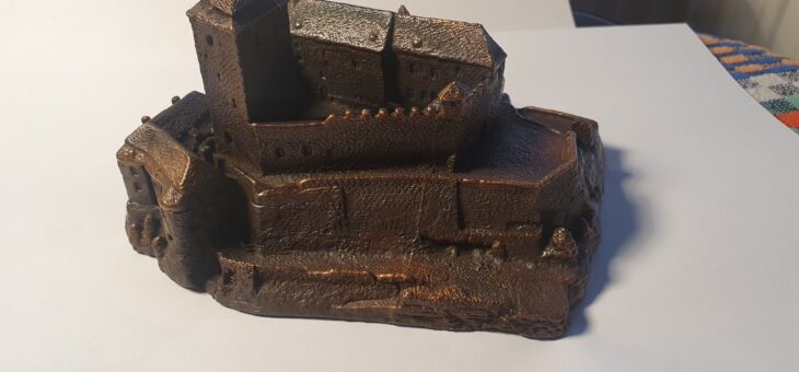 Hrad Kost -těžítko – měď